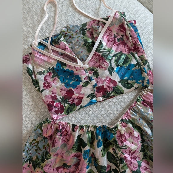 Victoria's Secret Satin Set - Picture 10 of 11